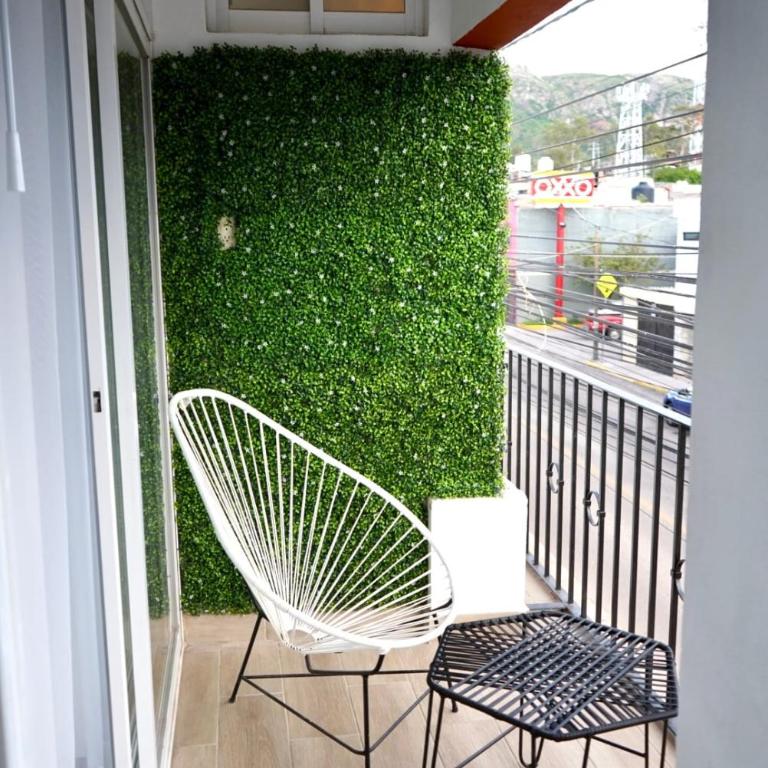 Vivencia GTO 4BR Rooftop w Private Garage 15m Dtwn - Four-Bedroom Vacation Home - 26