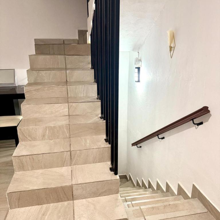 Vivencia GTO 4BR Rooftop w Private Garage 15m Dtwn - Four-Bedroom Vacation Home - 31