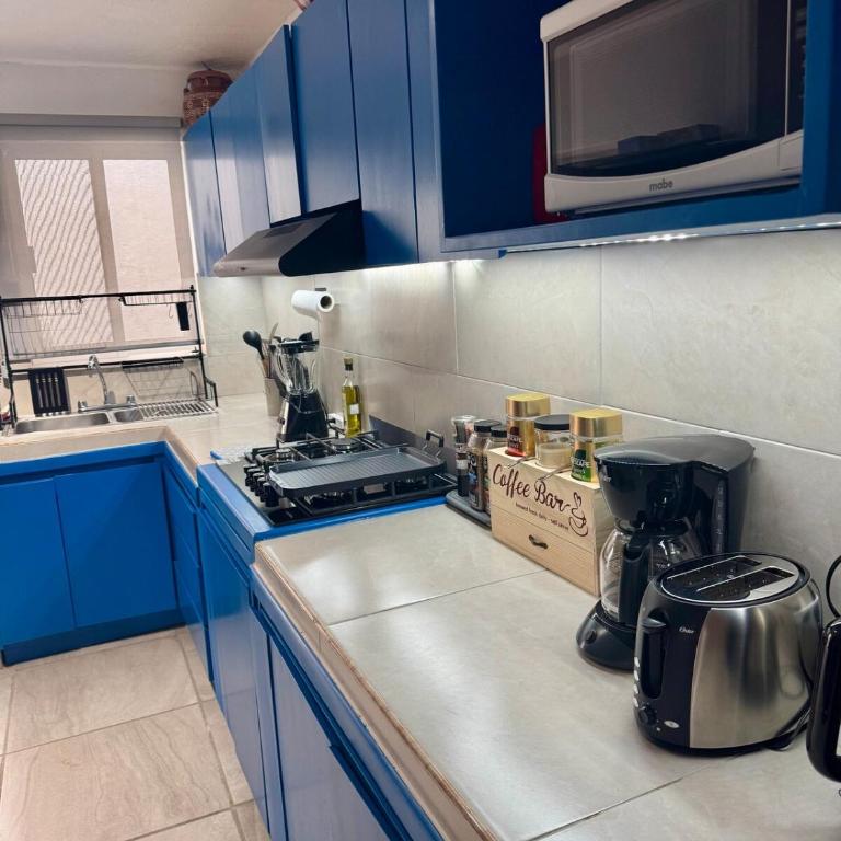 Vivencia GTO 4BR Rooftop w Private Garage 15m Dtwn - Four-Bedroom Vacation Home - 7