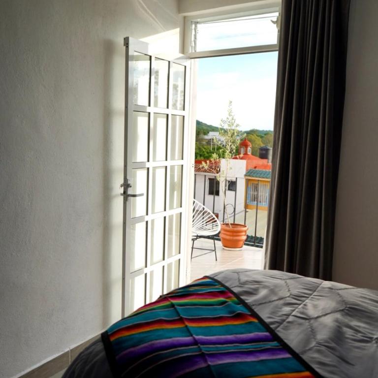 Vivencia GTO 4BR Rooftop w Private Garage 15m Dtwn - Four-Bedroom Vacation Home - 34