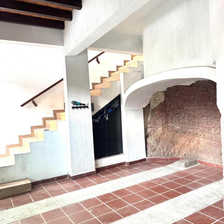 Vivencia GTO 4BR Rooftop w Private Garage 15m Dtwn - Four-Bedroom Vacation Home - 37