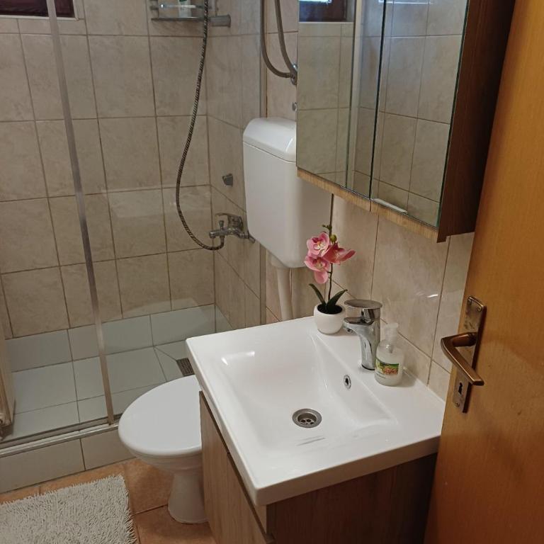 Apartman M - One-Bedroom Apartment - 8