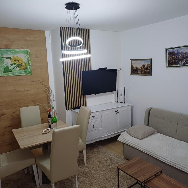 Apartman M - One-Bedroom Apartment - 11