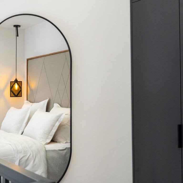 The Hill Aparthotel - Apartment - Split Level - 9