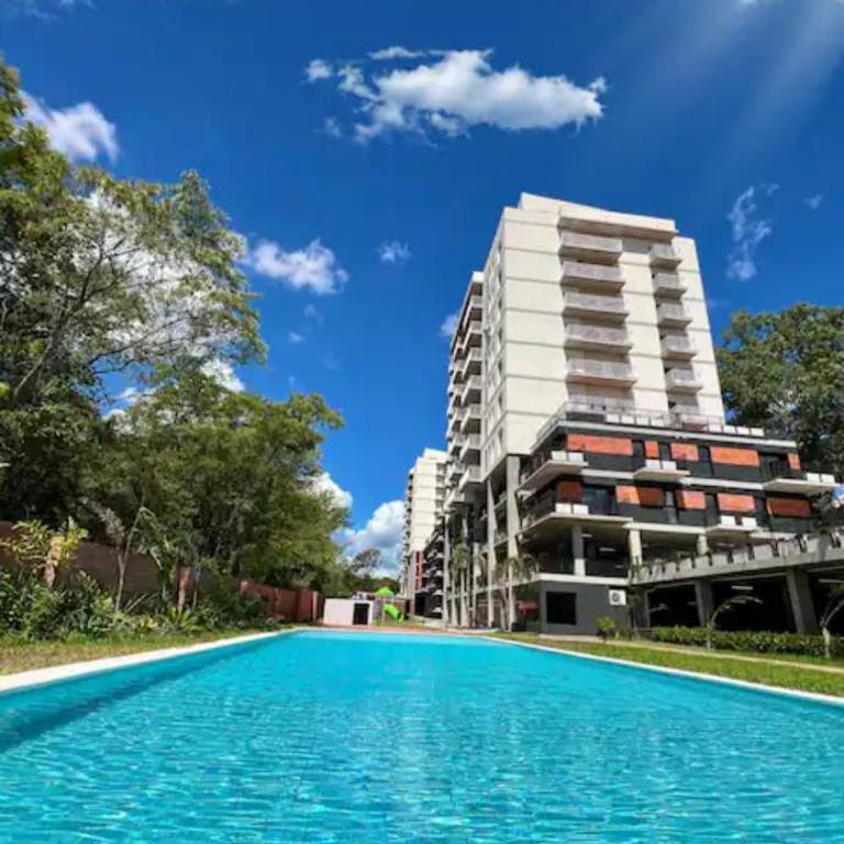 Monoambiente moderno con balcón, piscina en Luque - One-Bedroom Apartment - 55