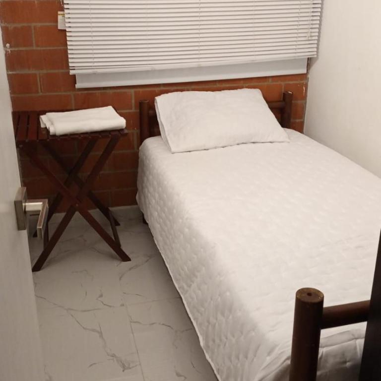 Ibagué Arboleda del Campestre - Three-Bedroom Standard Apartment - 11