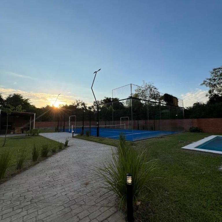 Monoambiente moderno con balcón, piscina en Luque - One-Bedroom Apartment - 6