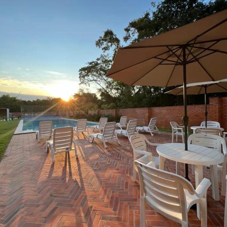 Monoambiente moderno con balcón, piscina en Luque - One-Bedroom Apartment - 4