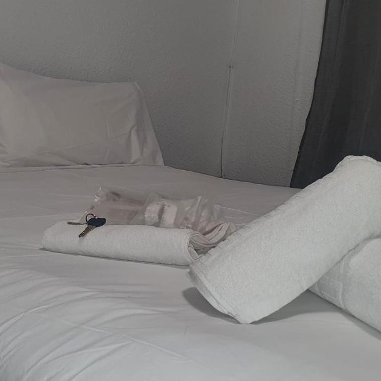 Tranquila, Céntrica y Luminosa Habitación de Matrimonio en Vivienda Compartida - Deluxe Double Room (2 Adults + 1 Child) - 1