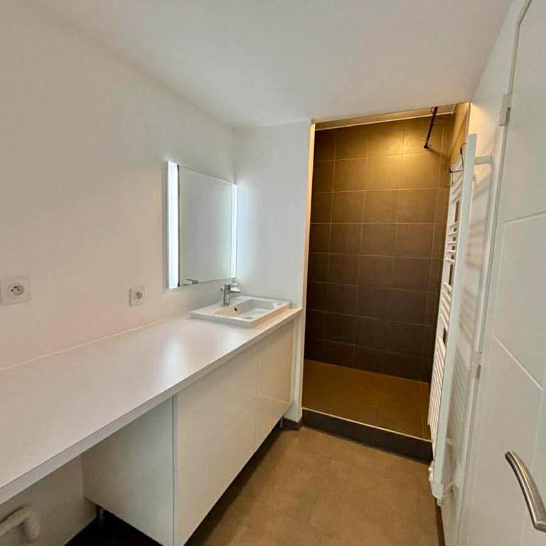 Appartement 2 chambres, balcon, piscine chauffée, accès plage, animaux admis, parking - FR-1-194-194 - Apartment (6 Adults) - 9