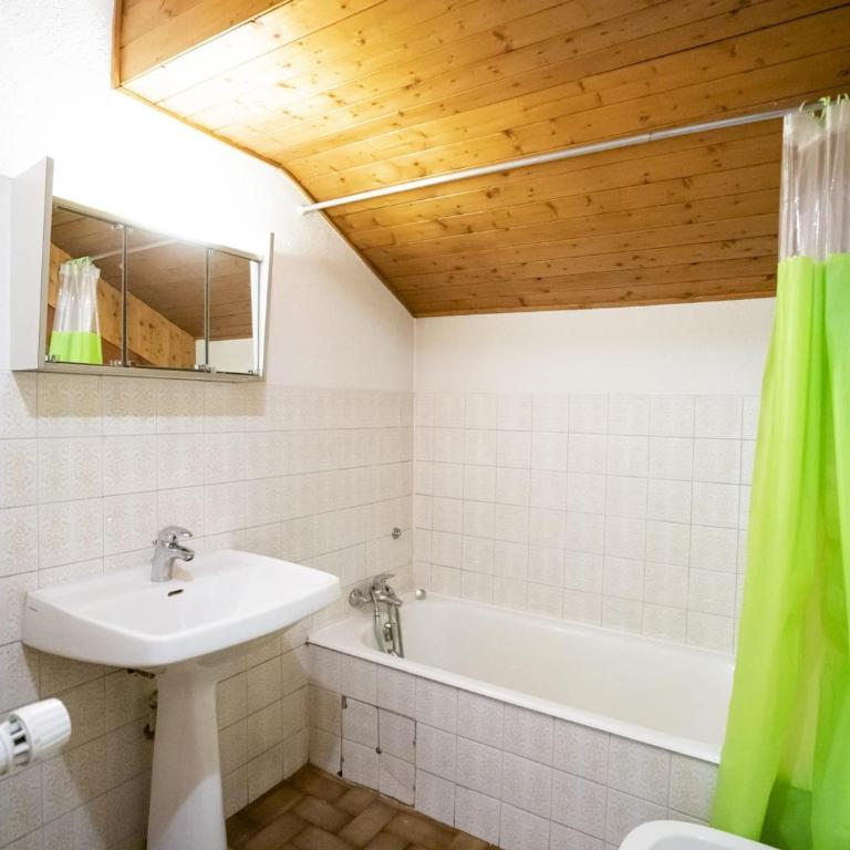 Appt Châtel 3 pièces, proche télécabine, balcon, parking - FR-1-676-30 - Appartement - 12
