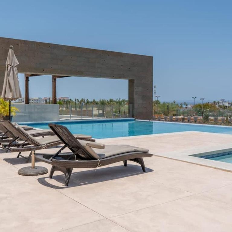 Everything Nearby Beach Pool Gym Tennis - Apartment - 3