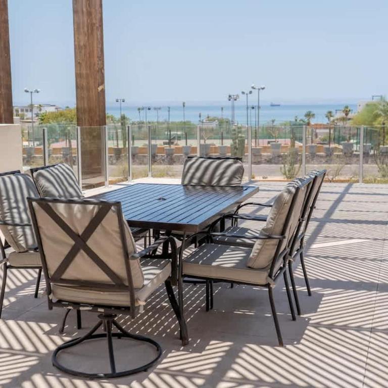 Everything Nearby Beach Pool Gym Tennis - Apartment - 6
