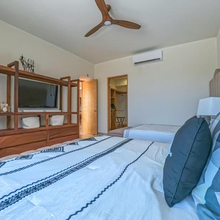 Everything Nearby Beach Pool Gym Tennis - Apartment - 20