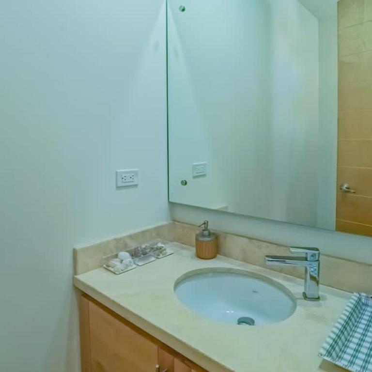 Everything Nearby Beach Pool Gym Tennis - Apartment - 25