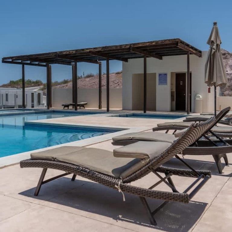 Everything Nearby Beach Pool Gym Tennis - Apartment - 29