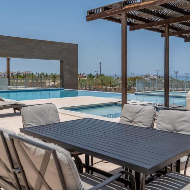 Everything Nearby Beach Pool Gym Tennis - Apartment - 31