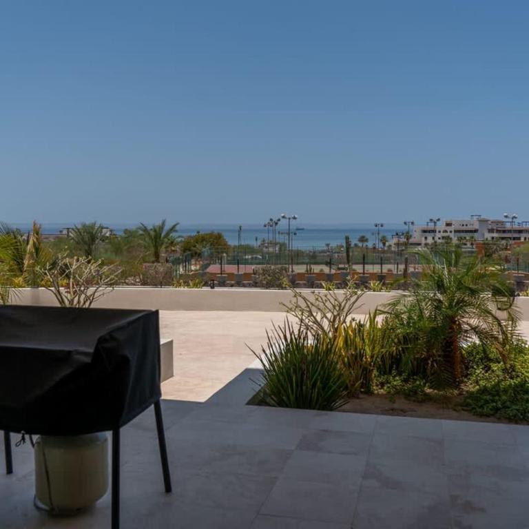 Everything Nearby Beach Pool Gym Tennis - Apartment - 33