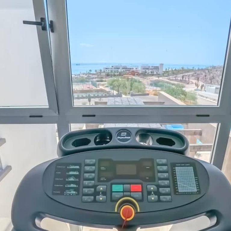 Everything Nearby Beach Pool Gym Tennis - Apartment - 38