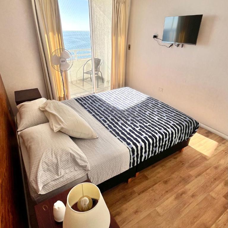 Costanera Huayquique - Two-Bedroom Apartment with Sea View - 13