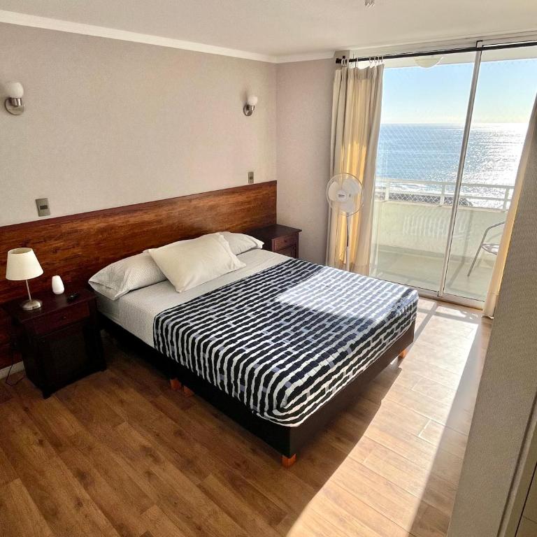 Costanera Huayquique - Two-Bedroom Apartment with Sea View - 12