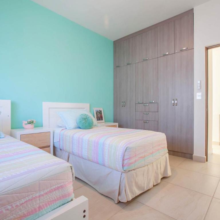 Family-Friendly House in Gated Community with Communal Pool - Vacation Home - 16