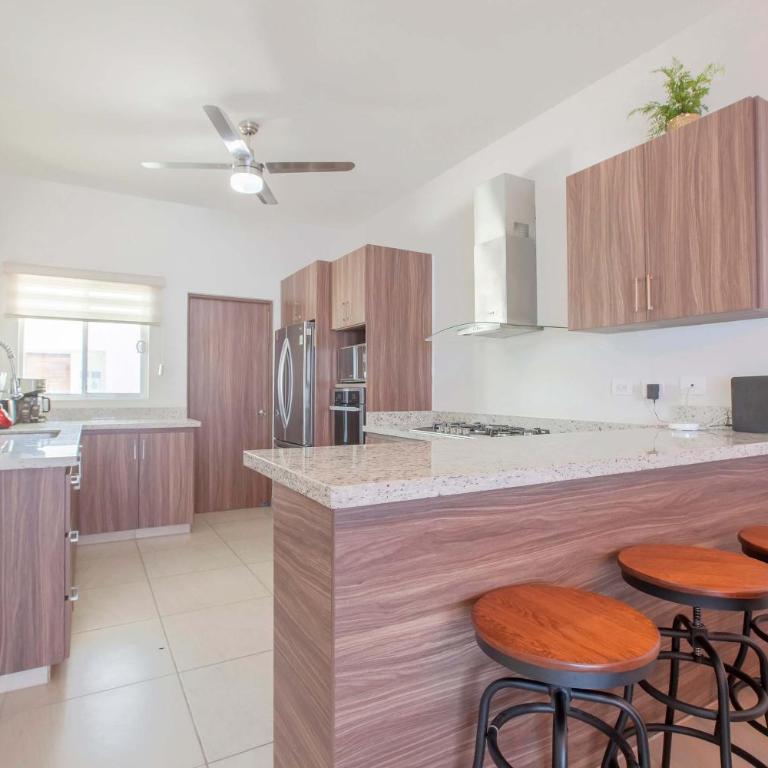 Family-Friendly House in Gated Community with Communal Pool - Vacation Home - 27