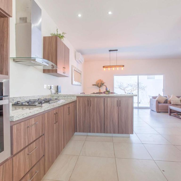 Family-Friendly House in Gated Community with Communal Pool - Vacation Home - 28