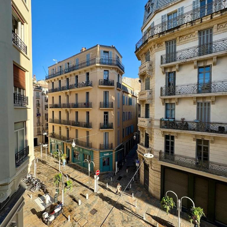 GRAND STUDIO à TOULON - One-Bedroom Apartment - 3