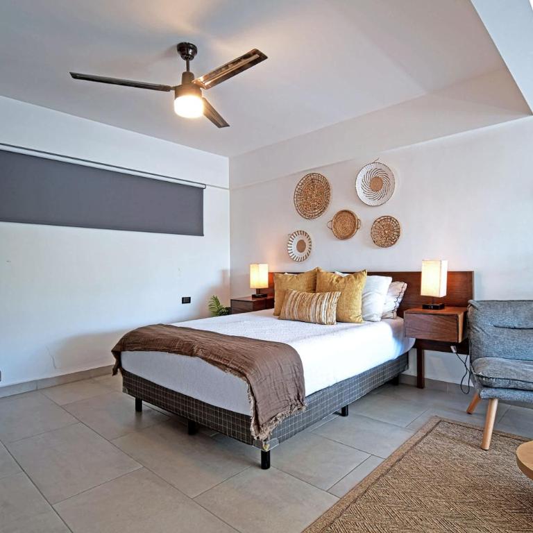 New apartment with communal pool steps from beach - Apartamento - 27