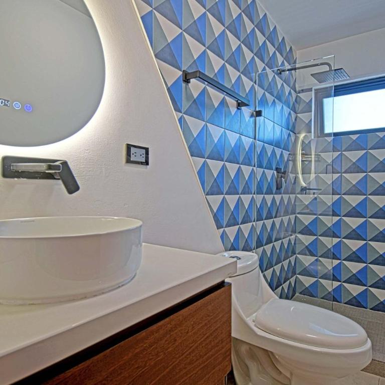 New apartment with communal pool steps from beach - Apartamento - 32