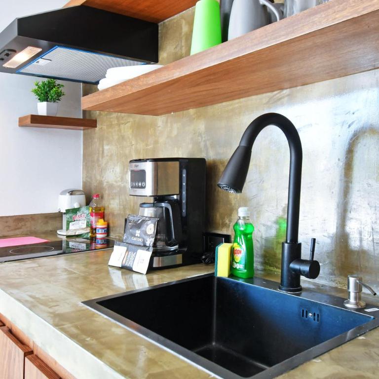 New apartment with communal pool steps from beach - Apartamento - 36