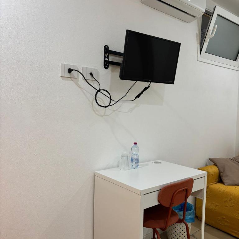 A Casuzza di Giú Giú - NUOVA GESTIONE - Camera Deluxe (2 Adulti + 1 Bambino) - 2