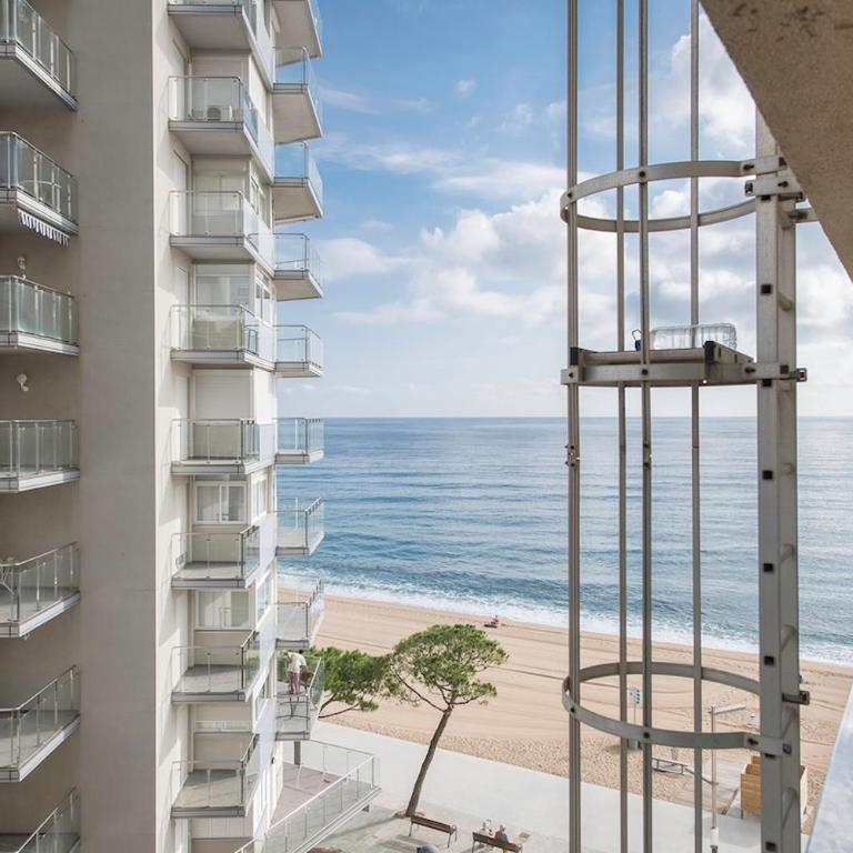 Apartamento con vistas laterales al mar en Platja - Apartamento de 3 dormitorios - 3