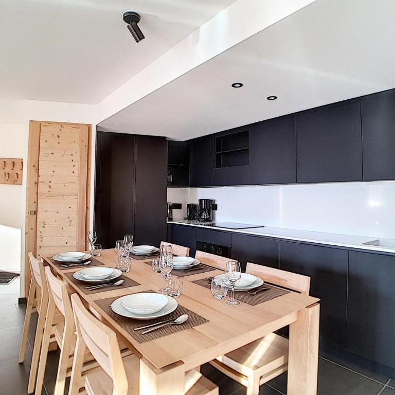 Chalet 2000 - Appartement neuf · Proche des pistes · Jacuzzi · Balcon MAE-0804 - Apartment - 1