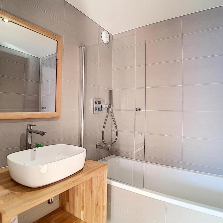Chalet 2000 - Appartement neuf · Proche des pistes · Jacuzzi · Balcon MAE-0804 - Apartment - 12