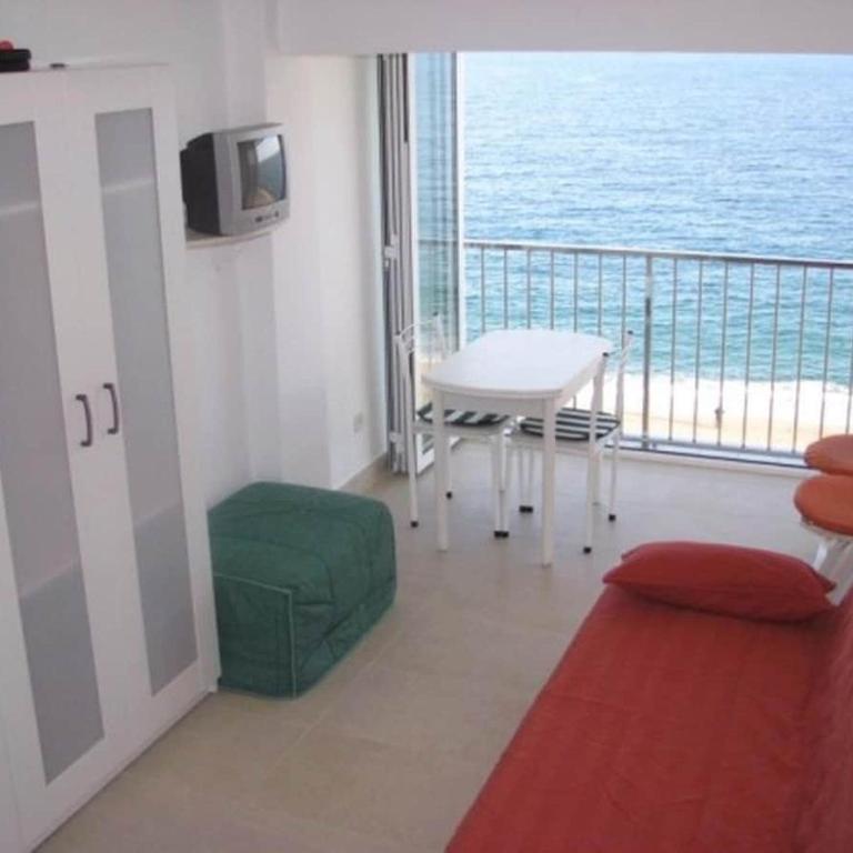 Estudio frente al mar con vistas infinitas - Estudio con vistas al mar - 1