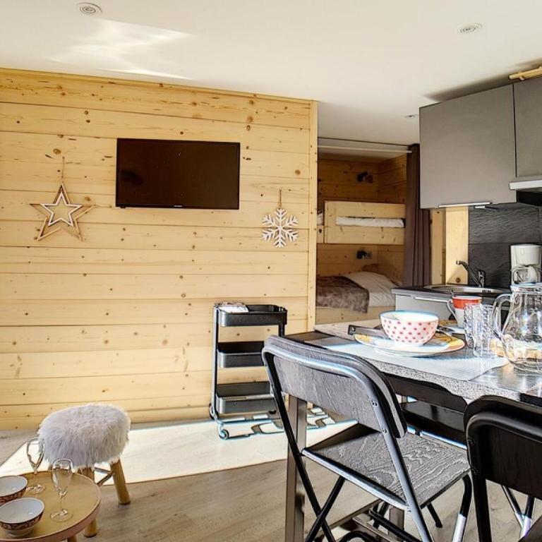 Résidence Boedette D - Appartement rénové · Départ et retour skis aux pieds · Balcon MAE-6874 - Apartment - 4