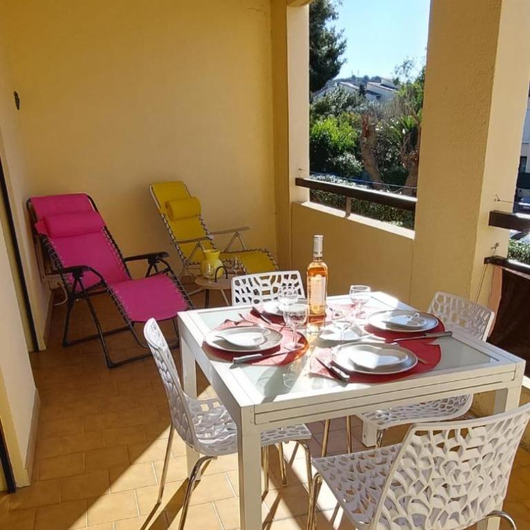 A 2 pas du port, du centre, du marché provençal, des plages quartier calme - Appartement 1 Chambre - 1