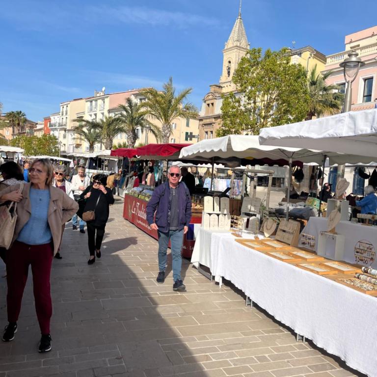 A 2 pas du port, du centre, du marché provençal, des plages quartier calme - Appartement 1 Chambre - 16