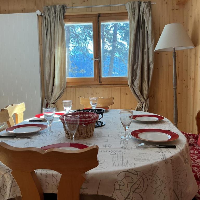 Chalet Privé avec vue imprenable sur les alpes - Chalet 3 Chambres - 2
