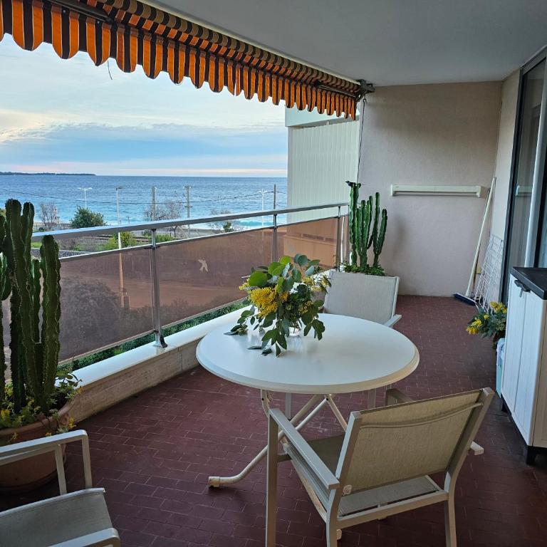 Charmant 2 pièces vue mer - Appartement - 1