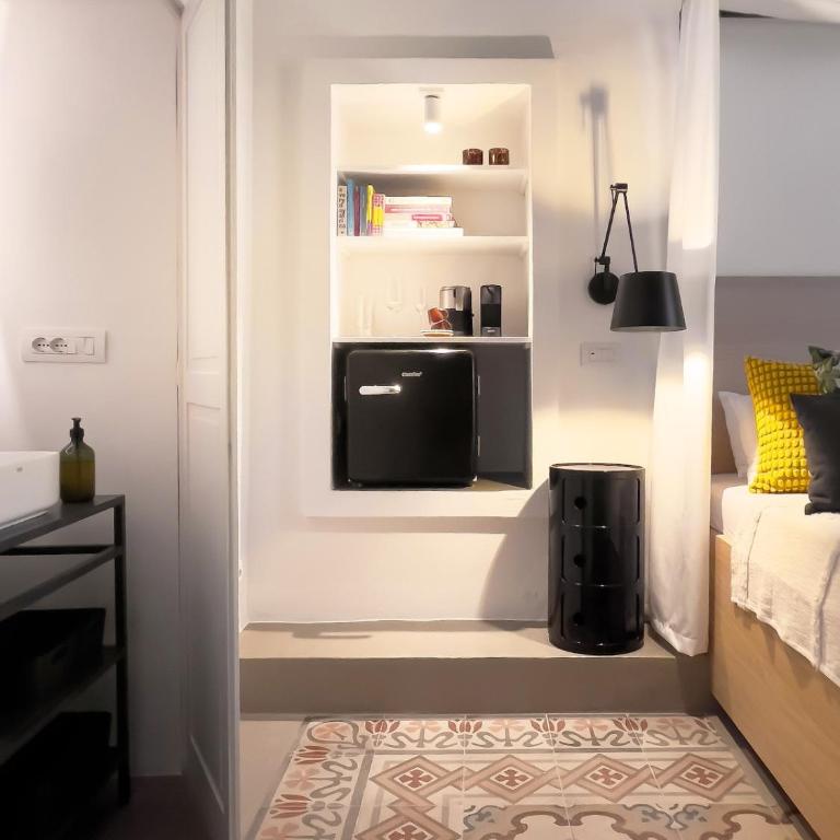 Casa Due Pulcini - 2 Private Suites in 1 Design Townhouse for up to 6 Guests - Suite Apartment - 50