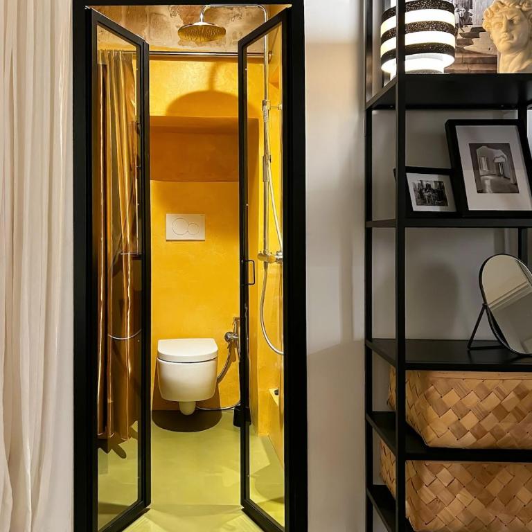 Casa Due Pulcini - 2 Private Suites in 1 Design Townhouse for up to 6 Guests - Suite Apartment - 65