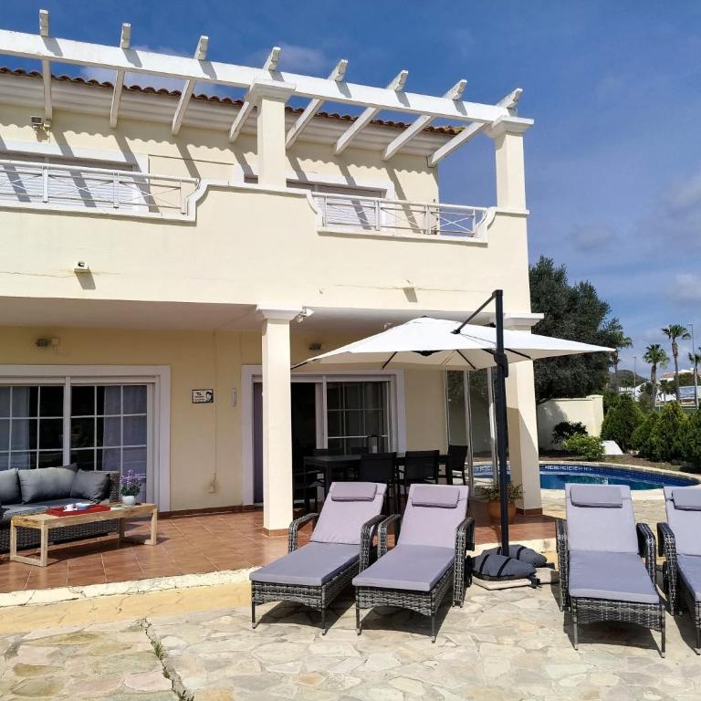 Villa Elegante, with a private pool - Three-Bedroom Villa - 41