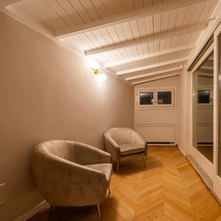Giulia Urban Retreat Suites - King Room with Spa Bath - 4