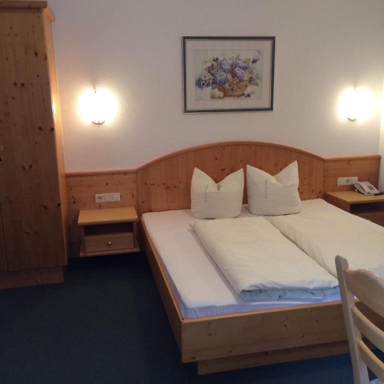 Hotel Garni Golfais - Doppelzimmer mit Balkon - 1