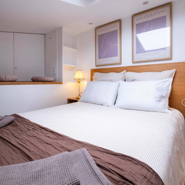 Top Floor Parisian Gem Views & Balcony - Appartement - 3