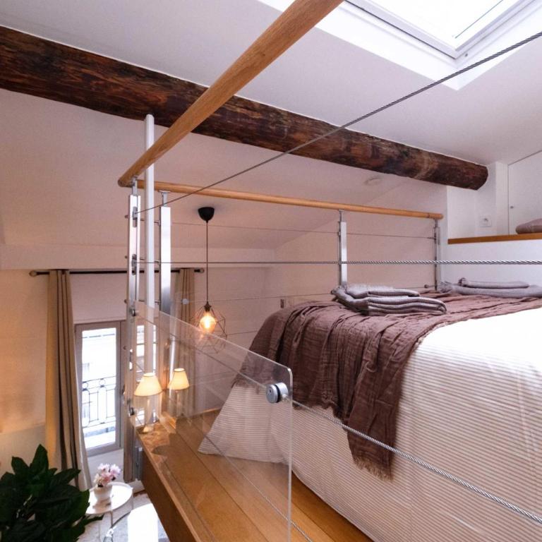 Top Floor Parisian Gem Views & Balcony - Appartement - 11