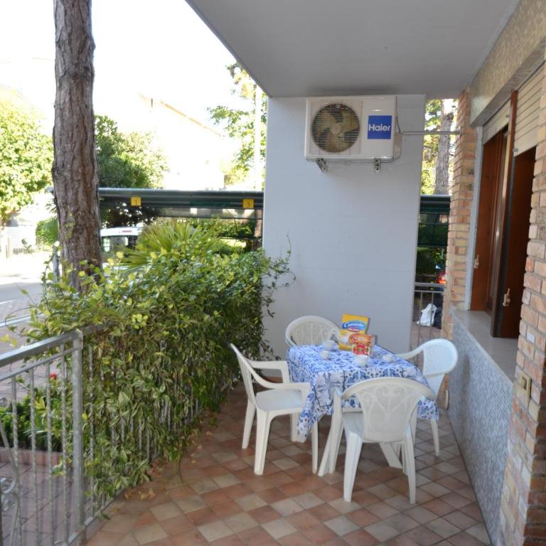 Flora - One-Bedroom Apartment - 2